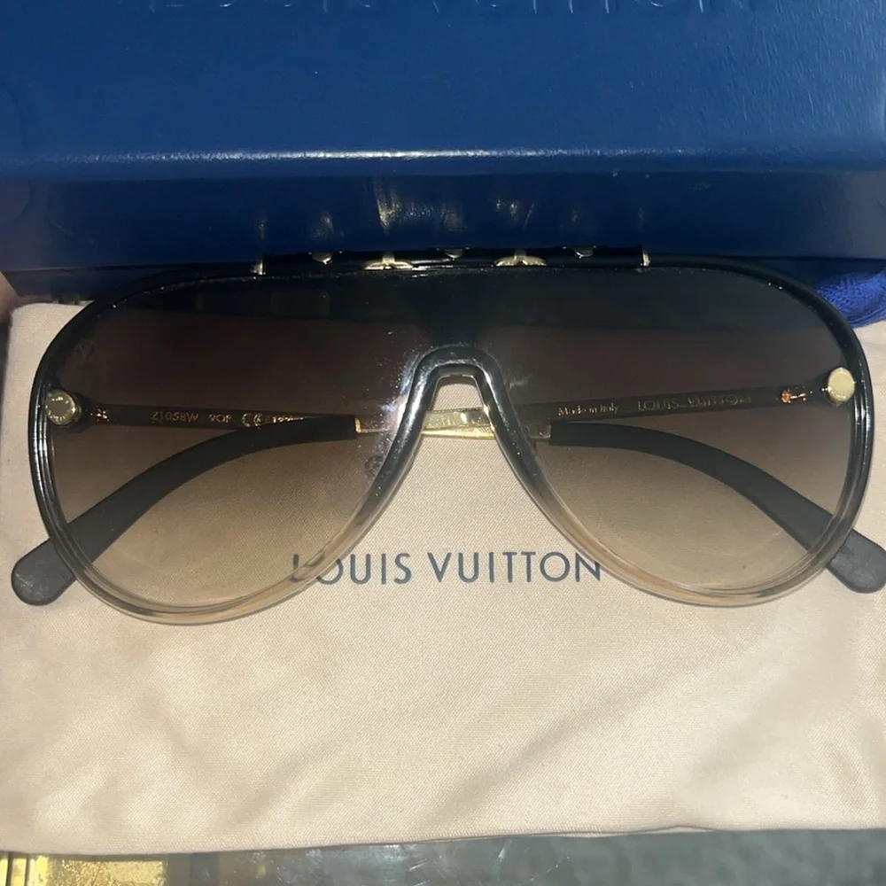Good condition Rare Louis Vuitton Boogie Nights Sunglasses